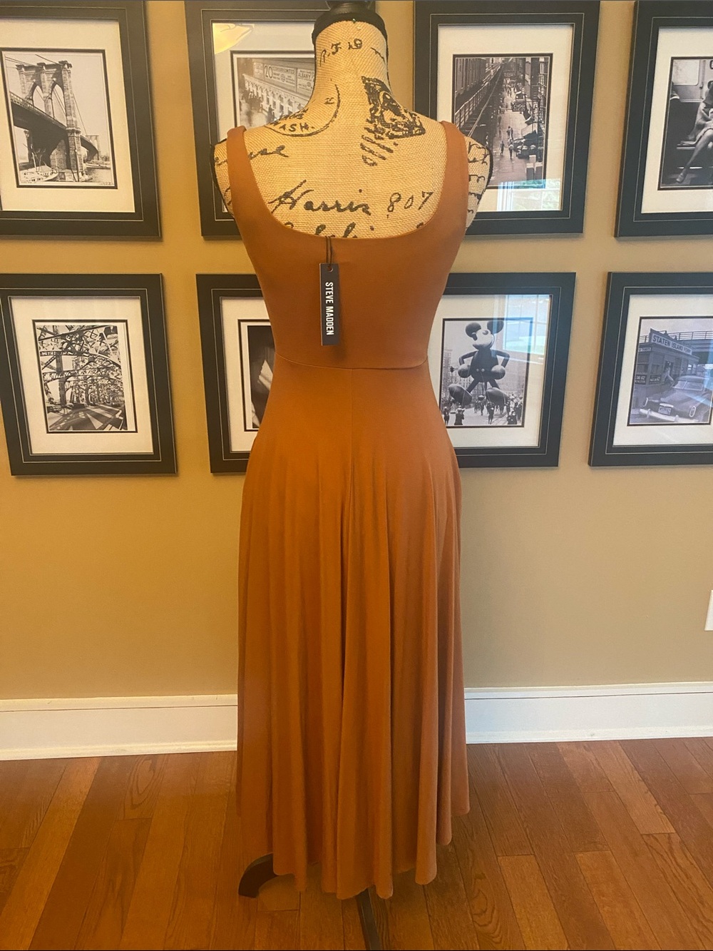 Steve Madden Jayden Scoop-Neck Maxi Dress in Rust Orange - Picture 3 of 4